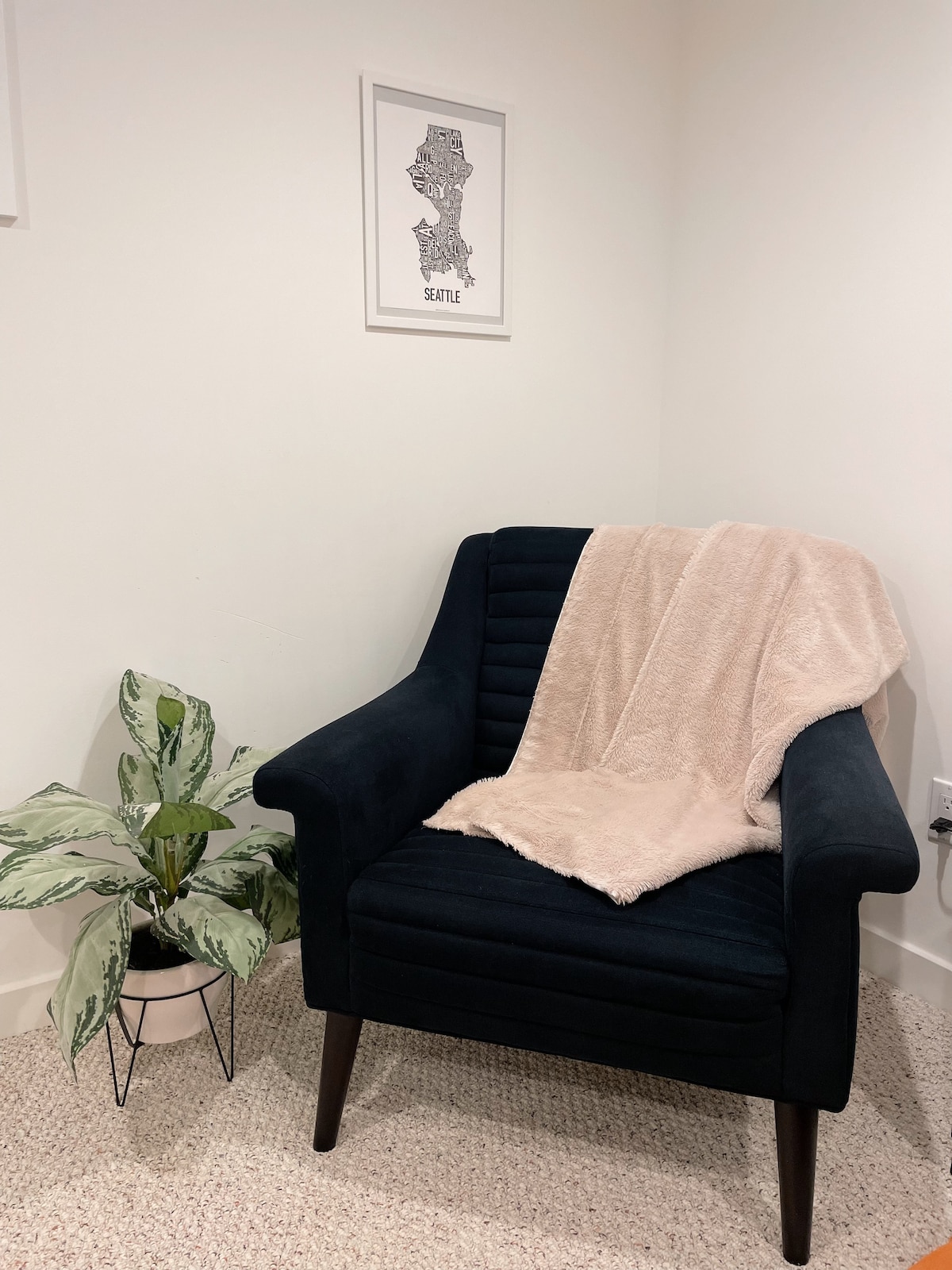 Cozy+Modern Suite in North Queen Anne