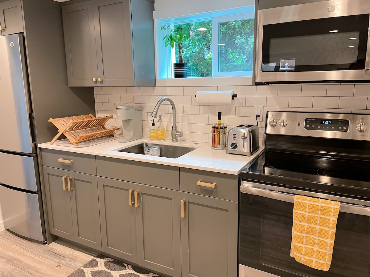 Cozy+Modern Suite in North Queen Anne