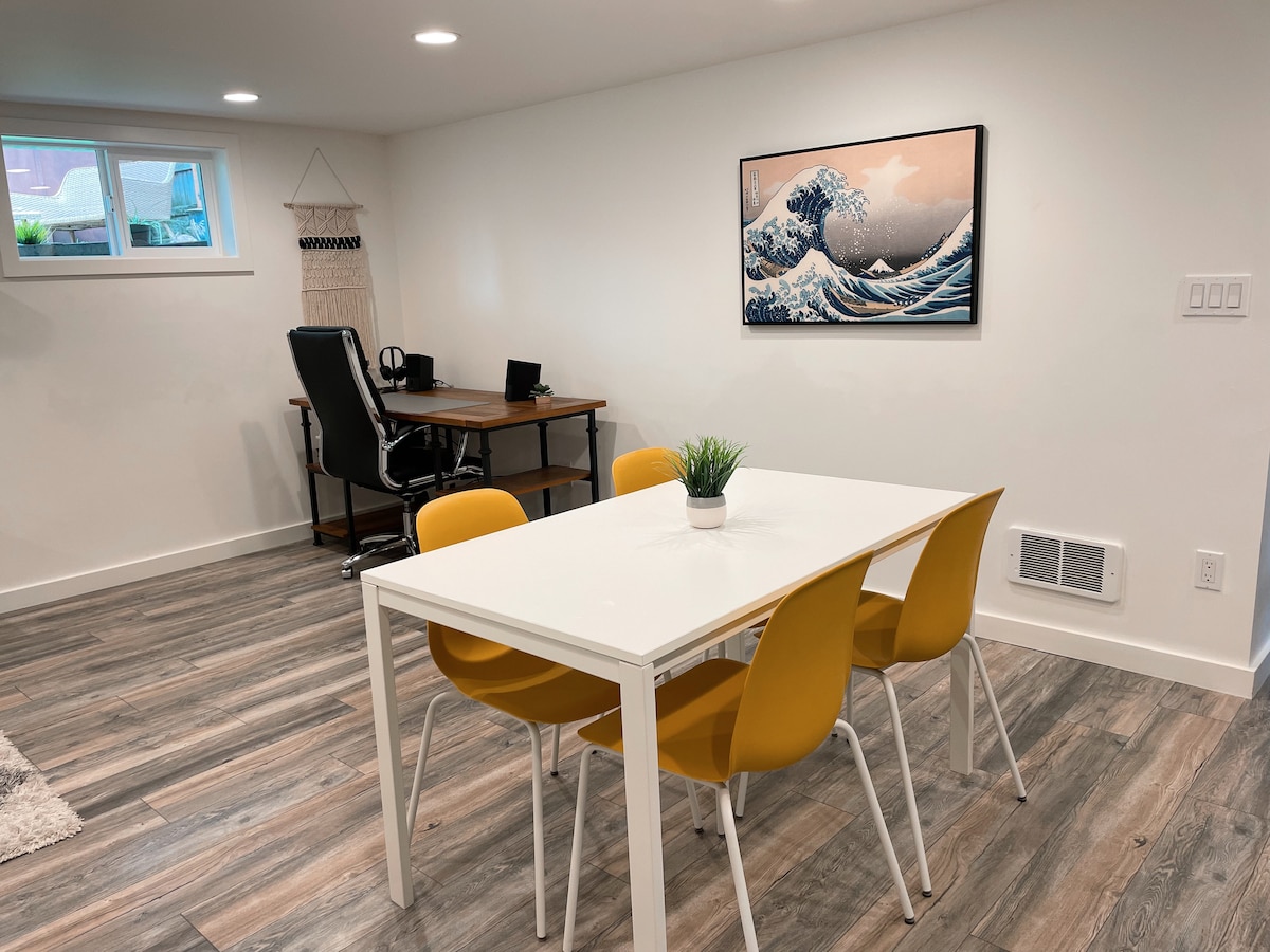 Cozy+Modern Suite in North Queen Anne
