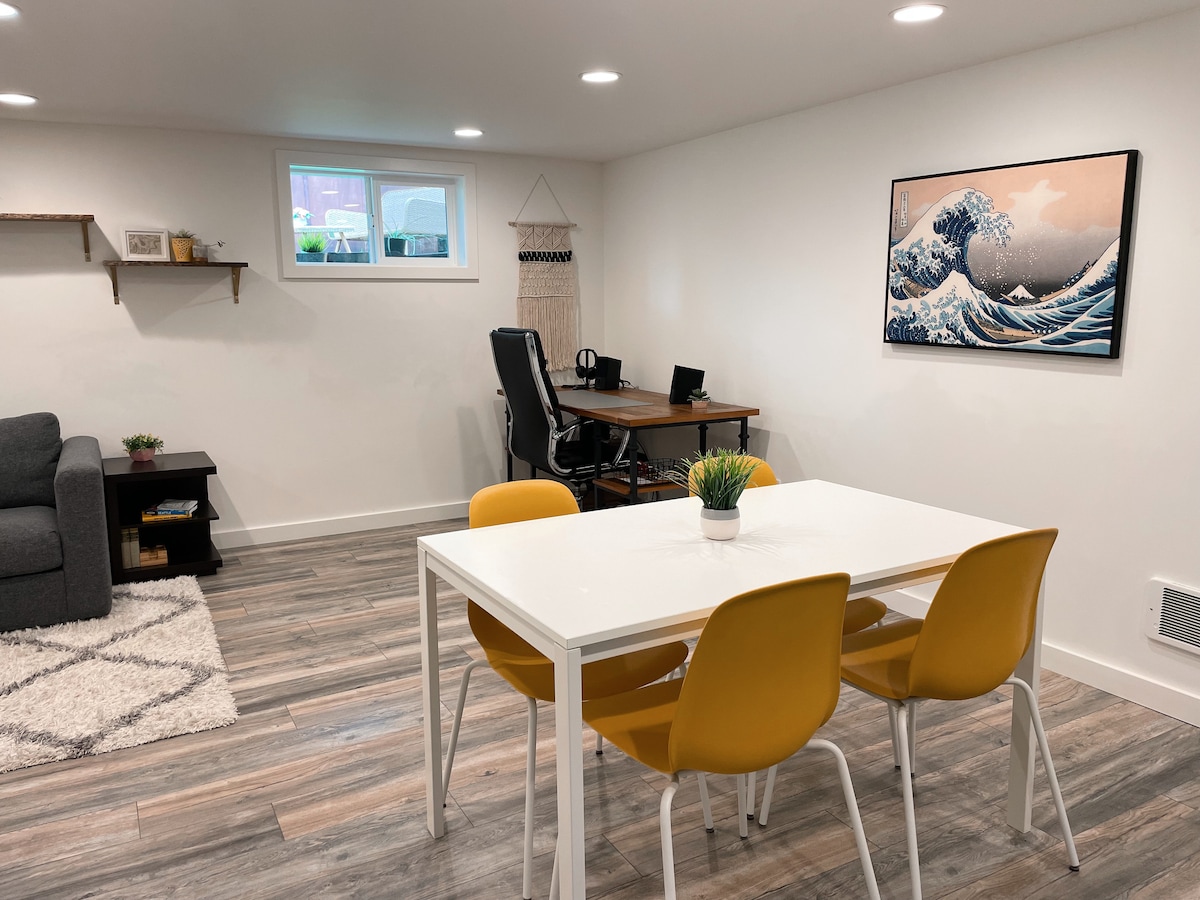 Cozy+Modern Suite in North Queen Anne
