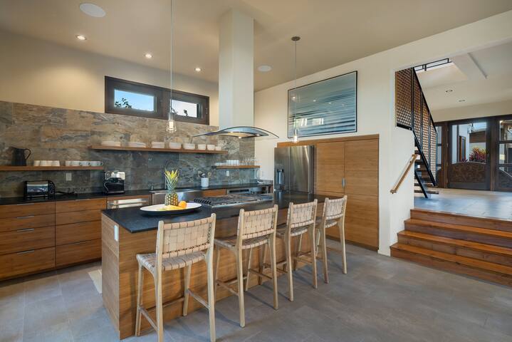 Newly remodeled Hanalei Bluff Modern is gorgeous! gallery image 5