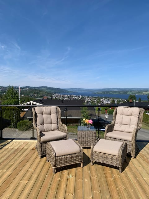 Spacious family home with views of lake Mjøsa