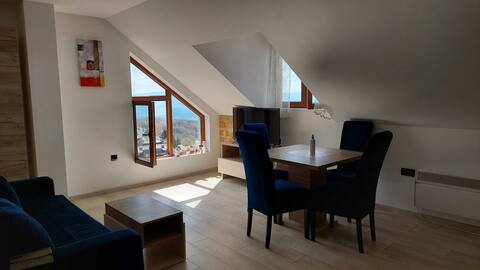 "Ctrl Alt Del" Apartment S76
