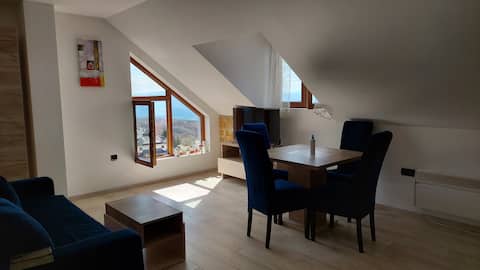 "Ctrl Alt Del" Apartment S76