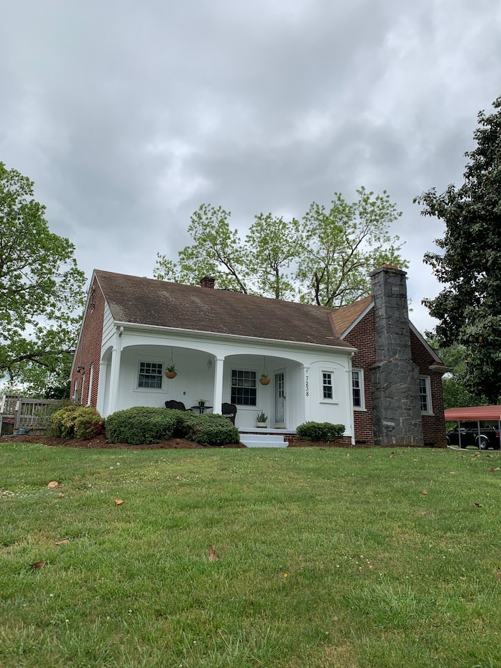 Prospect Cottage “on the High Bridge “ Houses for Rent in Prospect