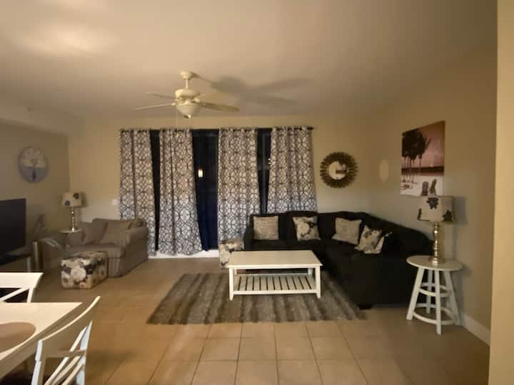 Spacious Little Harbor Condo Condominiums for Rent in Ruskin, Florida