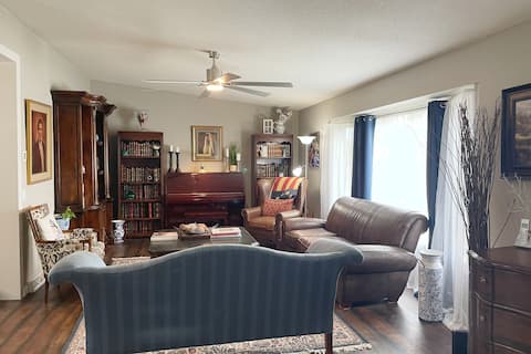 Nauvoo Family Reunion Retreat! 8/4 Sleeps 23!