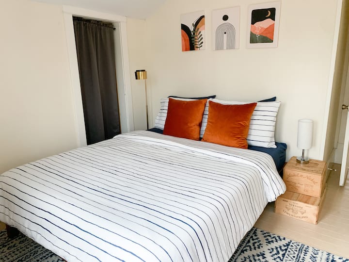 غرفة النوم 2: سرير بحجم كوين، مرتبة ميموري فوم