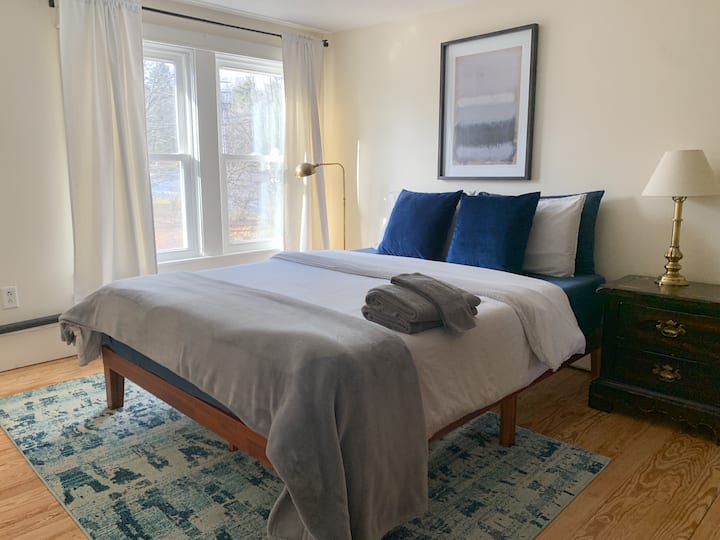 غرفة النوم 1: سرير بحجم كوين، مرتبة ميموري فوم