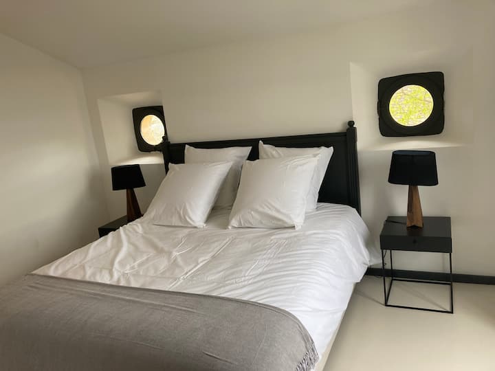 Dhomë me pamje nga Luberon dhe Alpilles