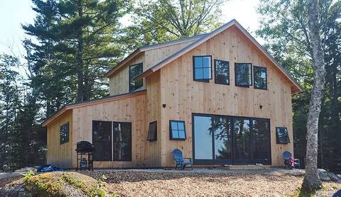Toddy Pond Getaway - Sleeps 9 - Sandy waterfront!