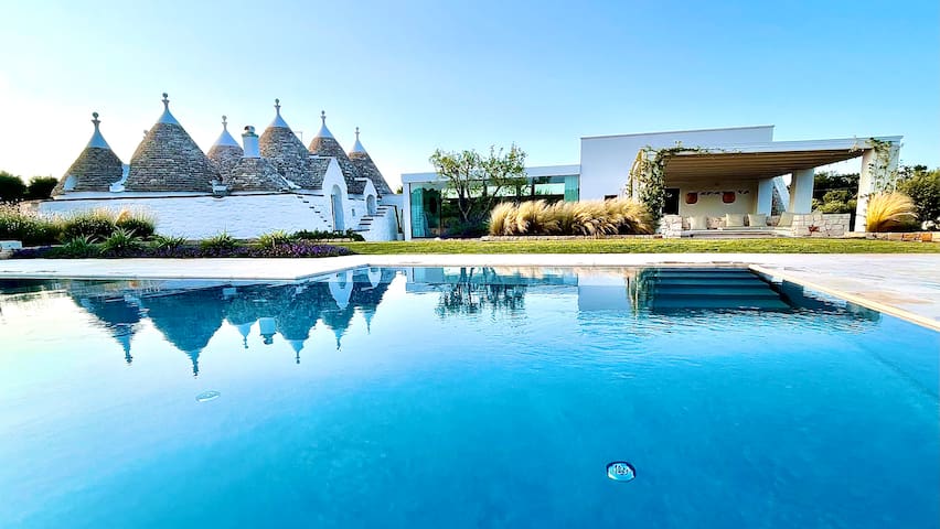 Trullo Infinito. Ancient & modern luxury with pool