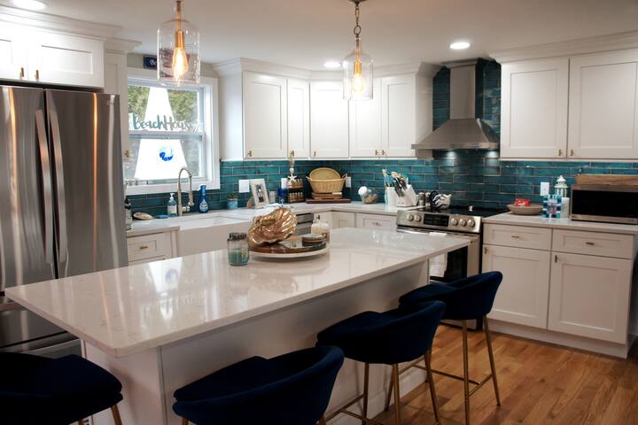 Welcome to “Beyond The Sea” gallery image 4