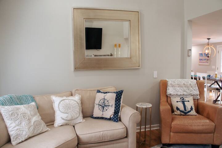 Welcome to “Beyond The Sea” gallery image 3