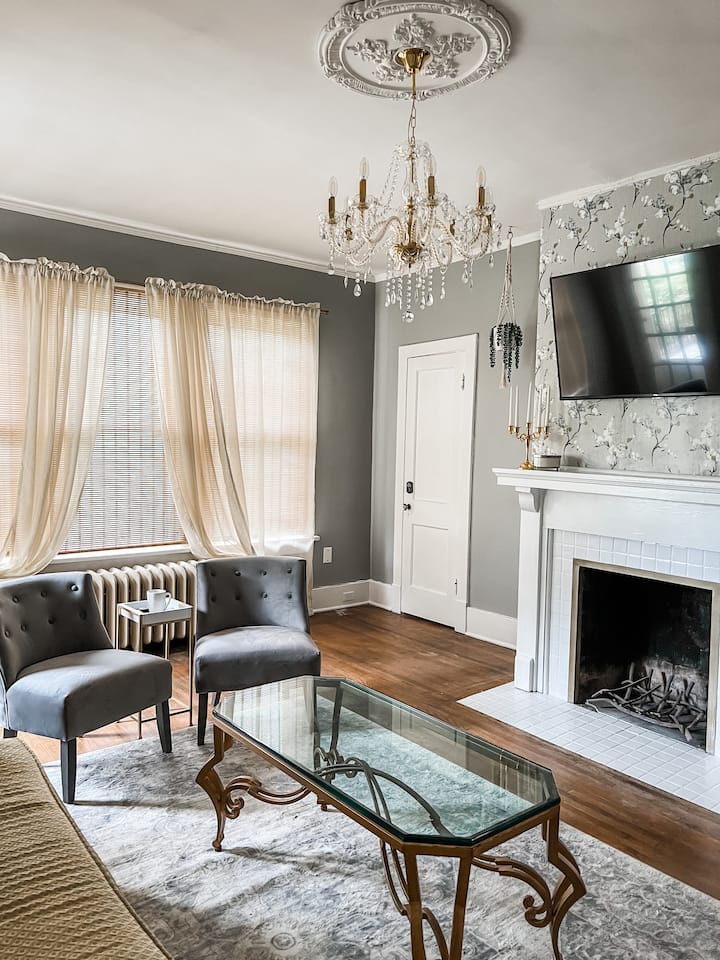 The Chandelier Loft Of Midtown - Near It All! - メンフィス, TN