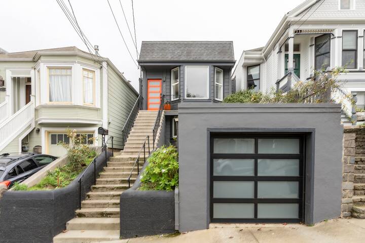 Elegant & Chic Home with Magic Garden in Bernal