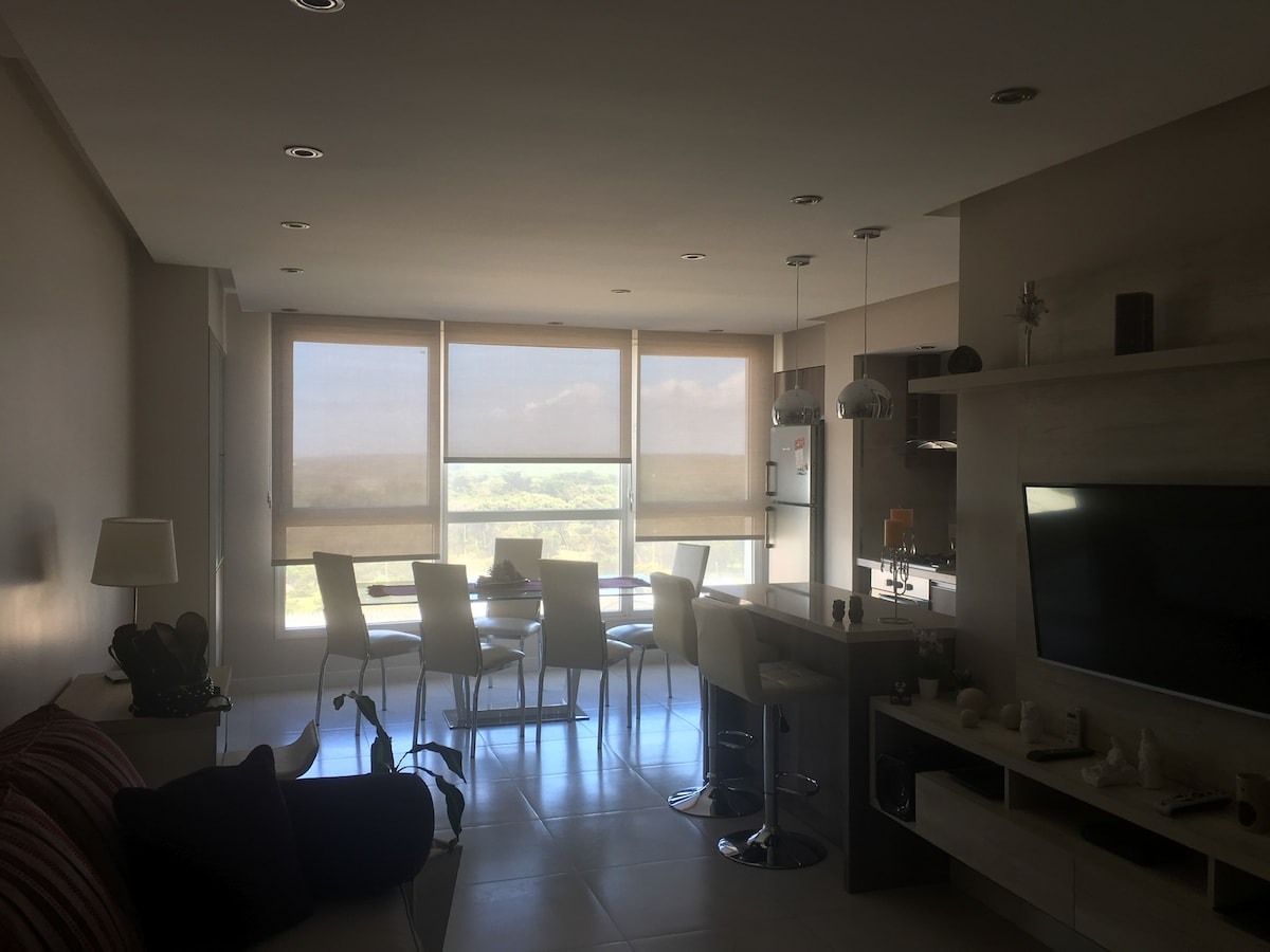 Top Airbnb: Beautiful apartment with ocean and park views en Necochea