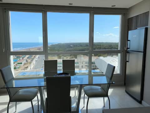 Beautiful apartment with ocean and park views
