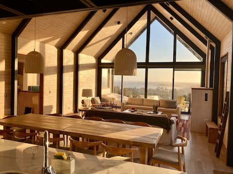 Top performing Airbnb: Beautiful new house with unbeatable ocean views! in Zapallar