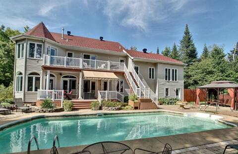 Majestic Retreat in the Laurentians