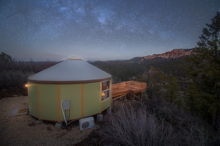 6 Clifftop View Yurt HOT TUB Between Zion/Bryce - Yurts for