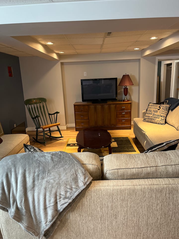 Spacious 1 Bedroom Countryside Rental Unit - Kingston
