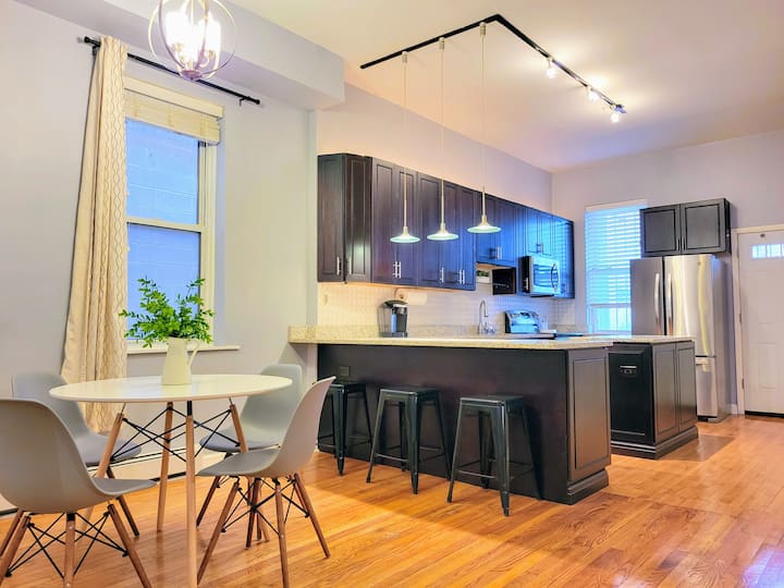 12 Best Airbnb Vacation Rentals In Chinatown, Chicago Updated 2024