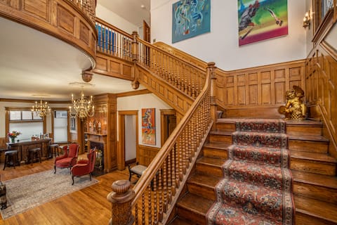 Historic 7BR Mansion Near Lakefront/Brady/Downtown