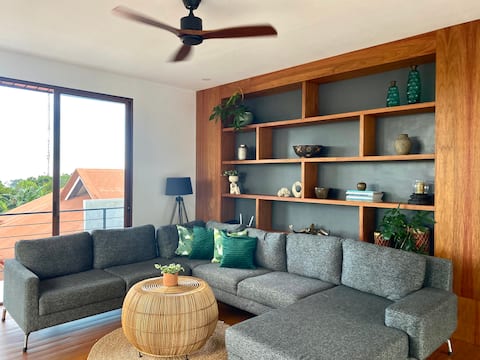 Casa Valencia: A Tropical Retreat in Valencia