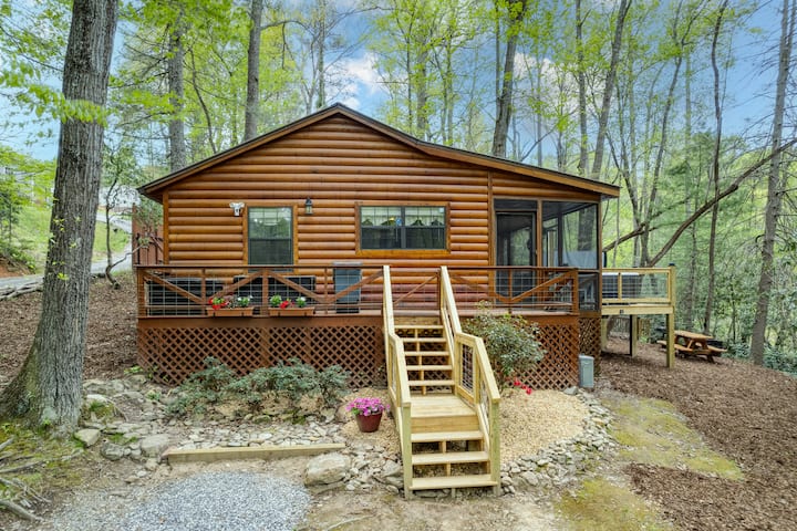 New Romantic Creekside Getaway With King Size Bed, Hot Tub & Pet Friendly - Blue Ridge Mountains