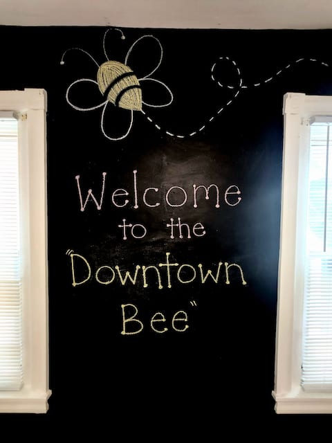 The Downtown Bee: Blissful escape @ Main Street!