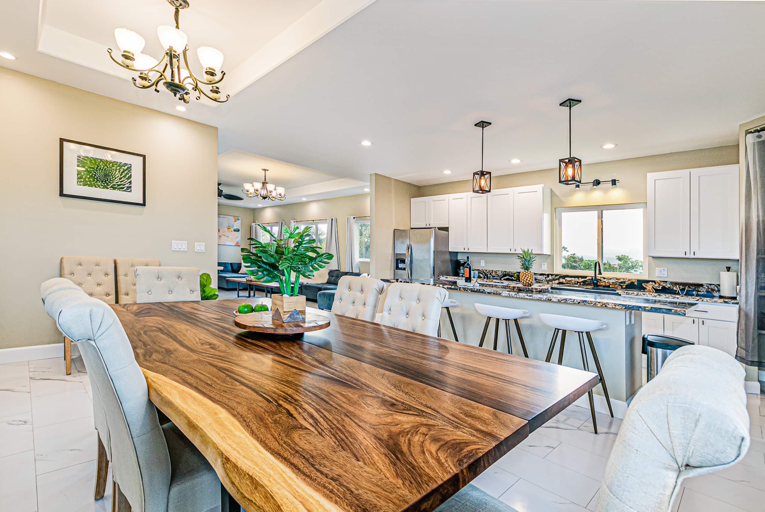 Home in Hilo · ★4.91 · 5 bedrooms · 8 beds · 4 shared baths - Image 11