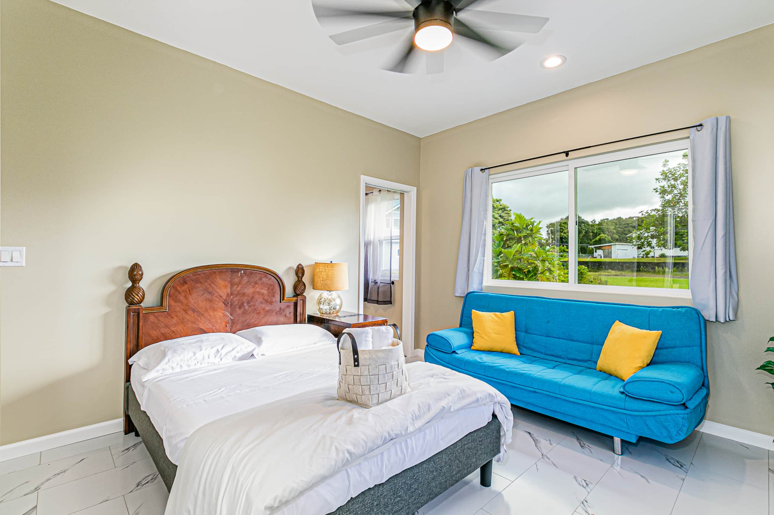 Home in Hilo · ★4.91 · 5 bedrooms · 8 beds · 4 shared baths - Image 20