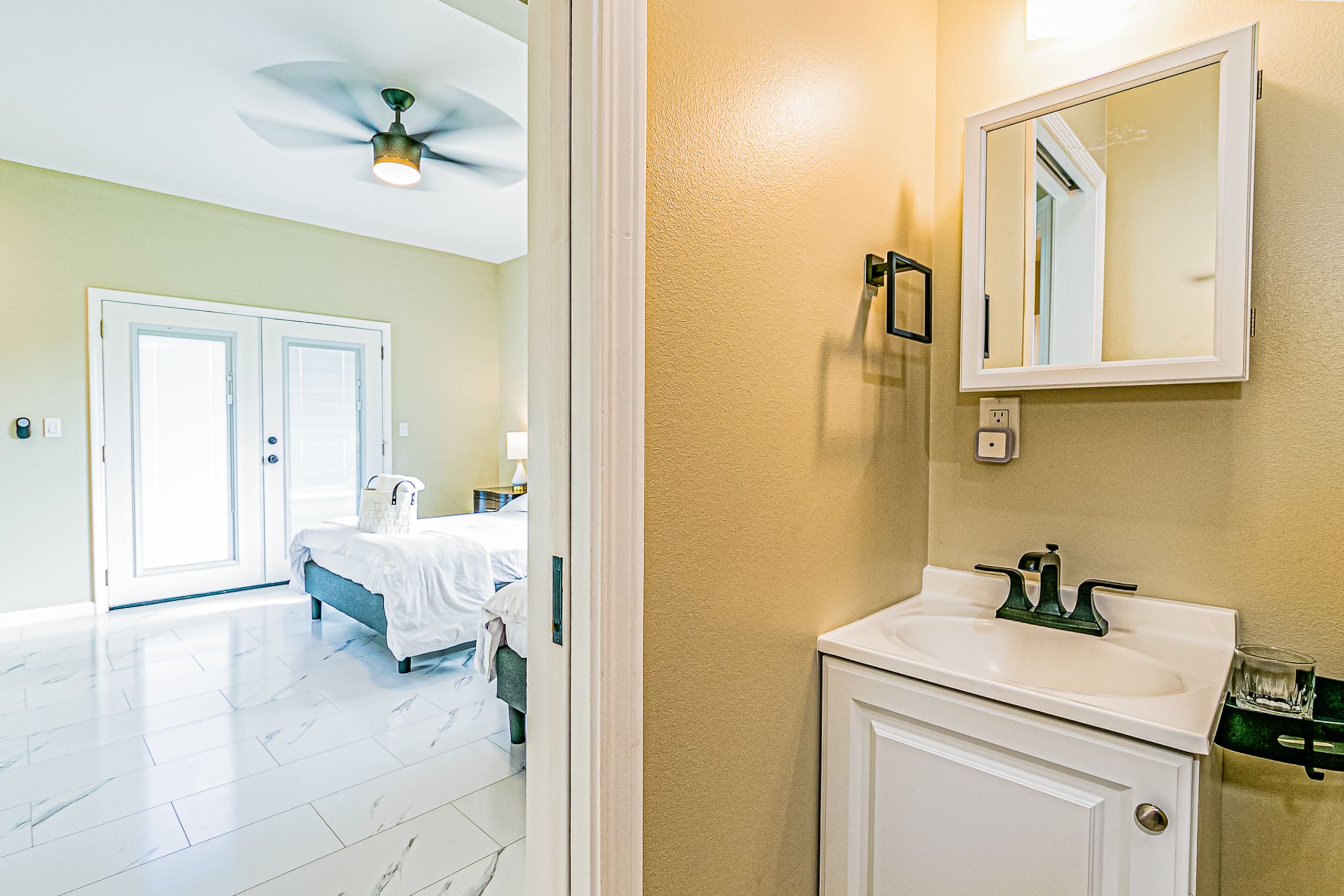 Home in Hilo · ★4.91 · 5 bedrooms · 8 beds · 4 shared baths - Image 23