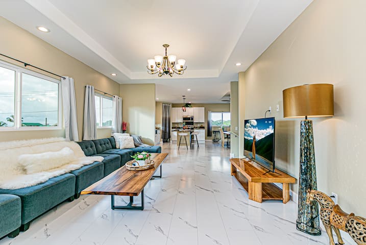 Hilo Nui home, free parking