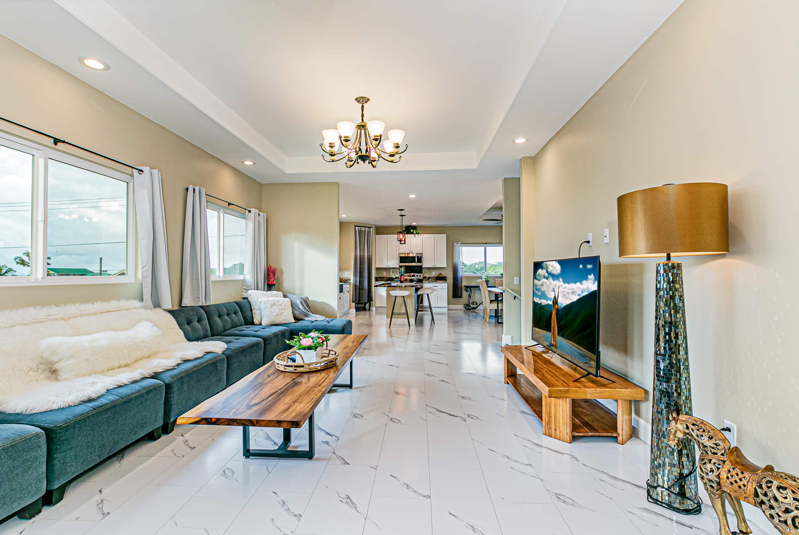 Home in Hilo · ★4.91 · 5 bedrooms · 8 beds · 4 shared baths - Image 1