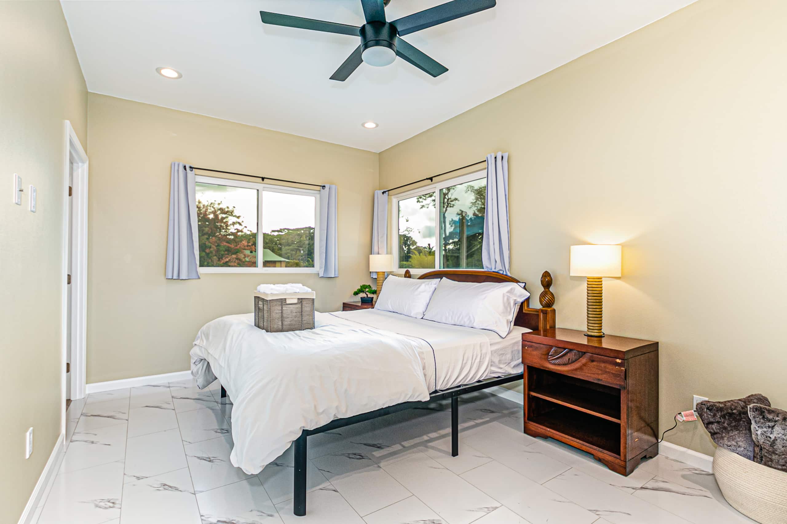 Home in Hilo · ★4.91 · 5 bedrooms · 8 beds · 4 shared baths - Image 14