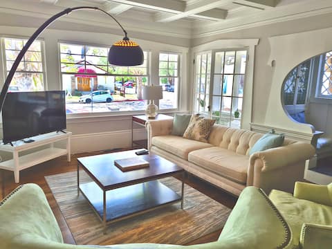 Architectural Victorian Gem 6 room 2700sf Alameda