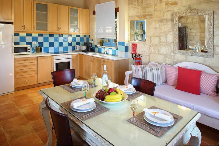 Beachfront villa w/Private Pool, ping-pong & BBQ gallery image 5