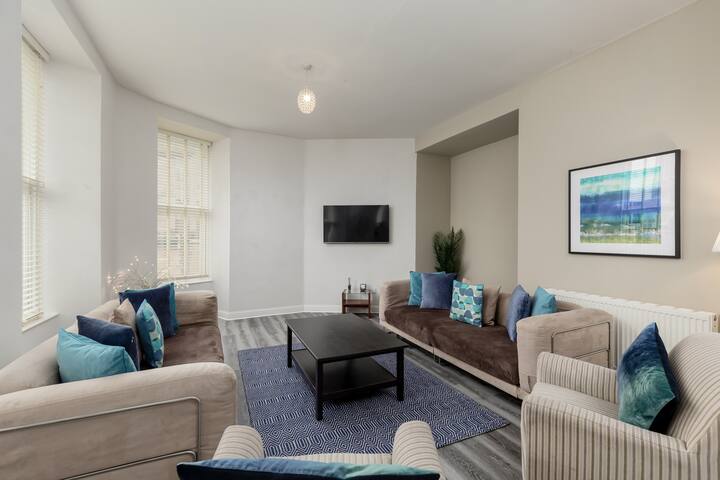 3 bed apartment ideal for Royal Mile & Old Town gallery image 3