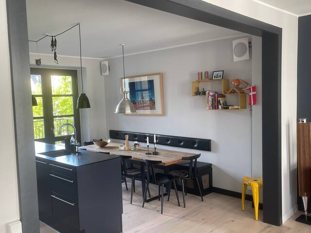 Vesterbro-paradis med altan og kæmpe grøn gård gallery image 5