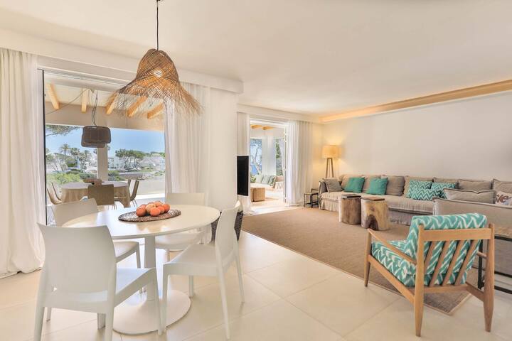 Magdala, luxury seafront villa for 6 persons gallery image 3