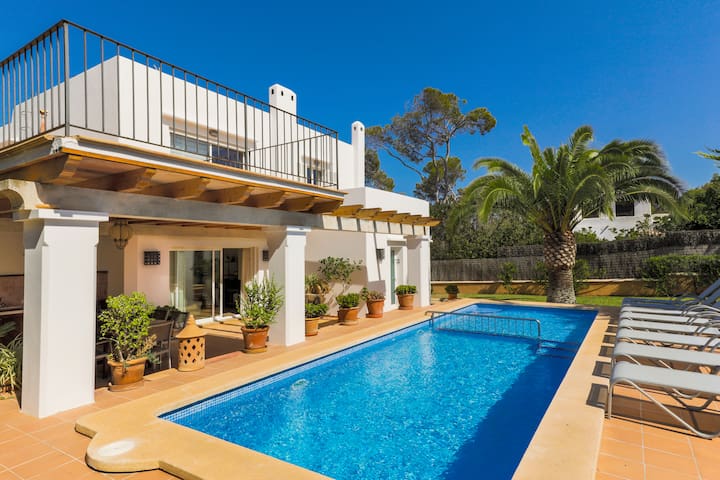 Marques Comillas, central located villa for 8