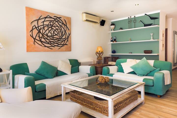 Marques Comillas, central located villa for 8 gallery image 2