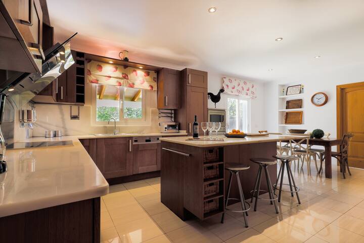 Marques Comillas, central located villa for 8 gallery image 5