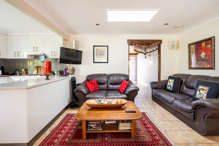 Beautiful,spacious,airy Room With King Sized Bed - Cabarita Beach