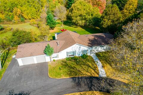 Gorgeious 5 Bedroom Countryside Cottage in King ON