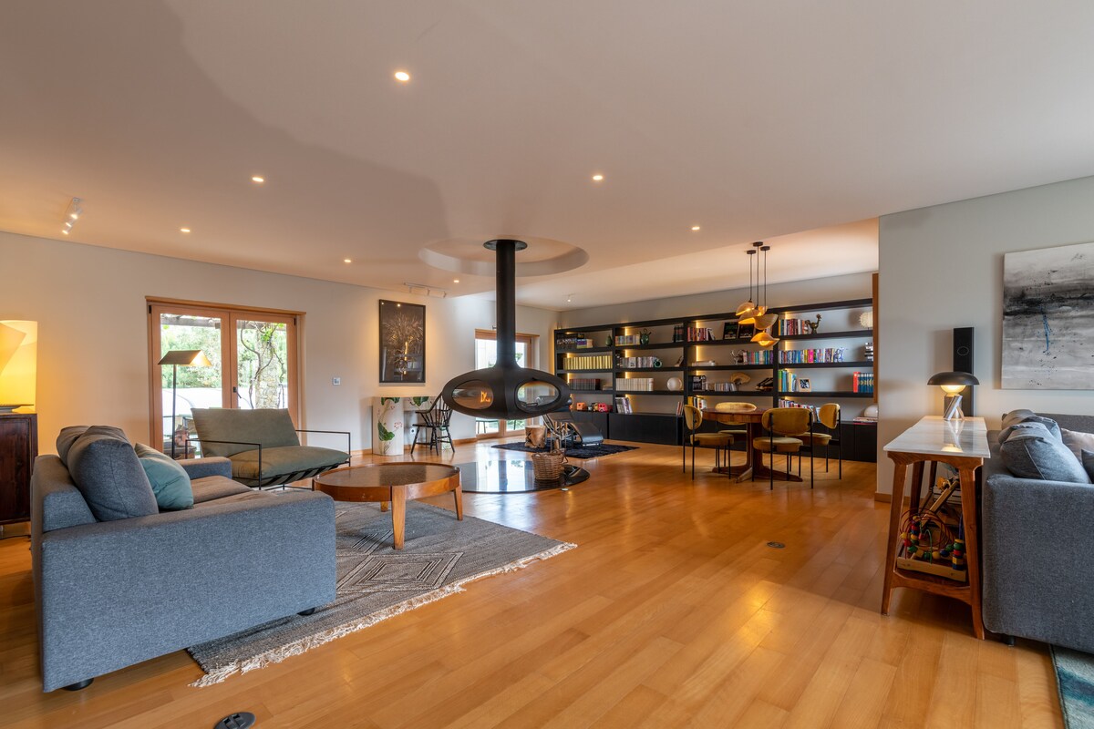 Top Airbnb: Villa Tojeira | Entire Villa, Pool & Padel Court em Sintra