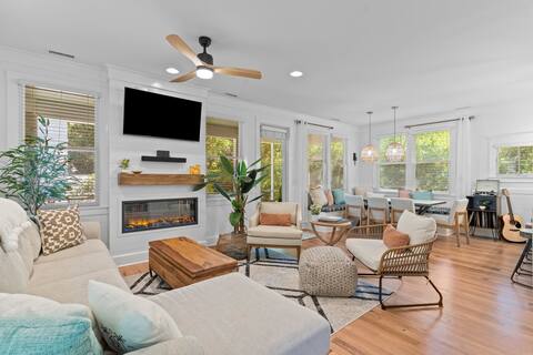 2 Night Min Off Season!  Luxe & Cozy, Kid Friendly