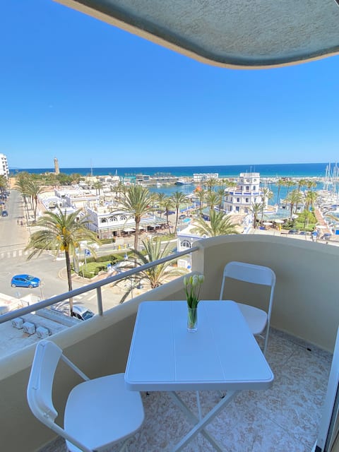 Top performing Airbnb: Lovely 1 bedroom apartment with sea views and pool in Estepona